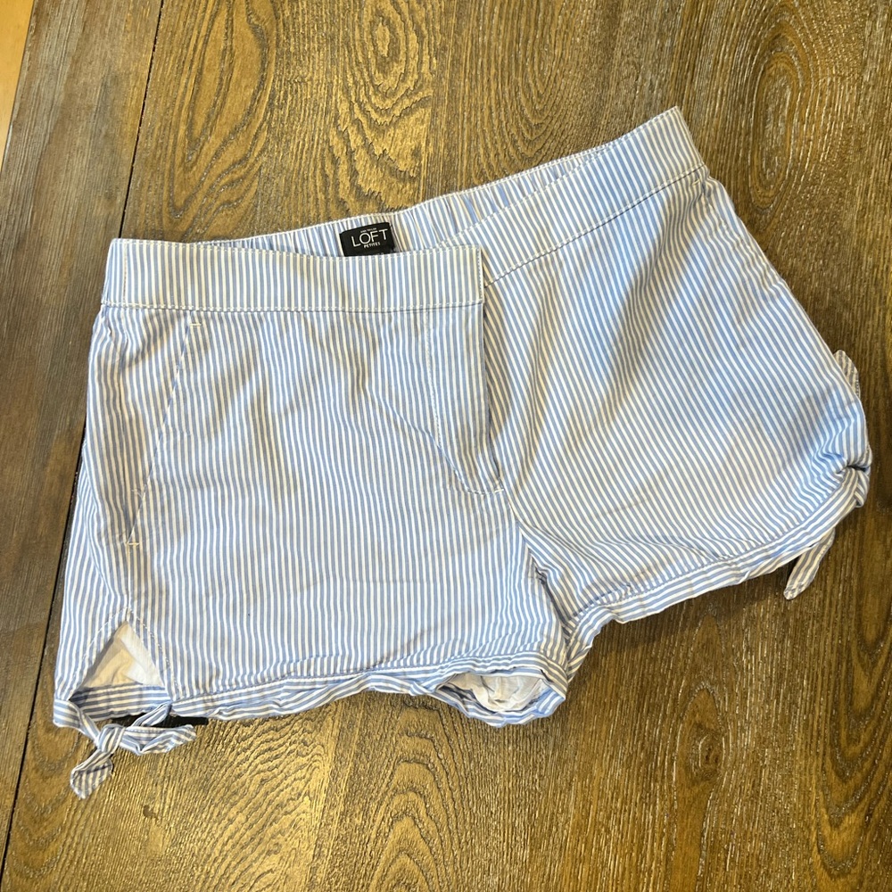 Blue and white striped Shorts